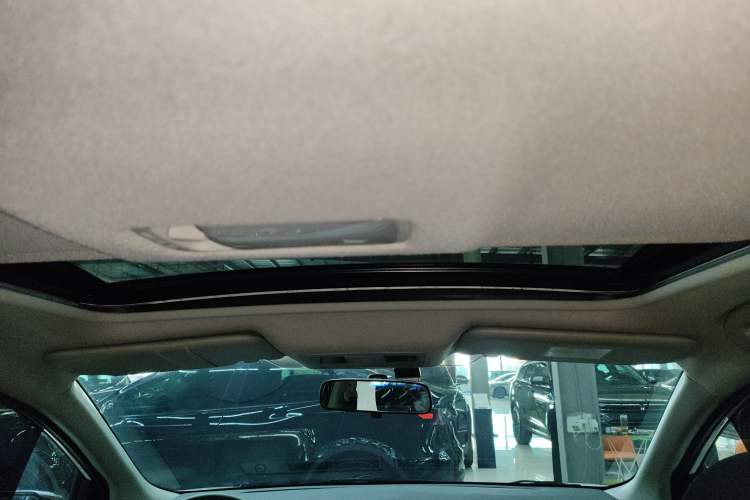 Used Nissan Tiida 2024 1.6L CVT Cool Dynamic Edition Headliner