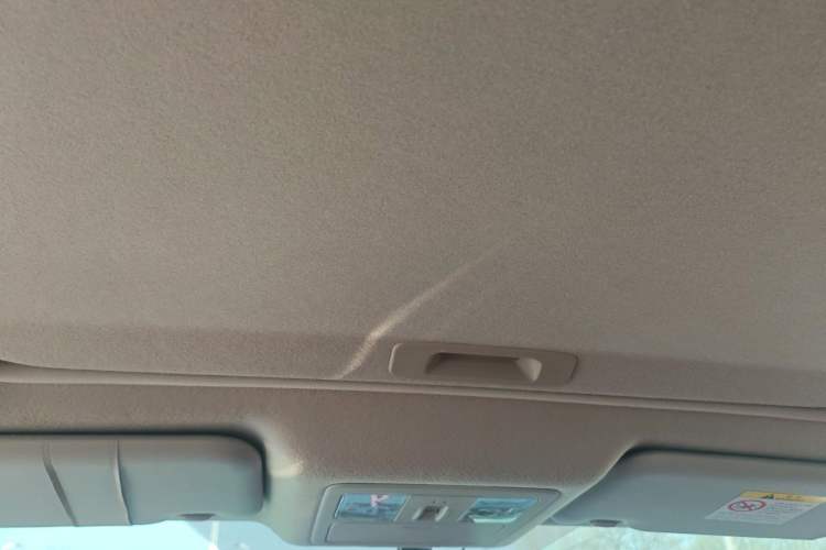 Used Nissan Tiida 2024 1.6L CVT Cool Dynamic Edition Headliner