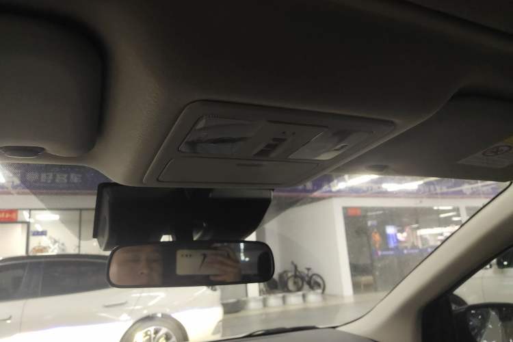 Used Nissan Tiida 2024 1.6L CVT ZhiZun Edition Headliner