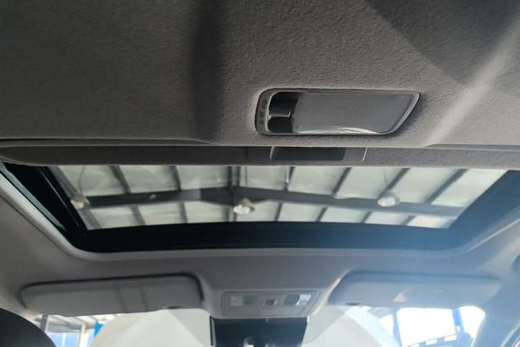 Used Nissan Tiida 2024 1.6L CVT Smart Drive Edition Headliner
