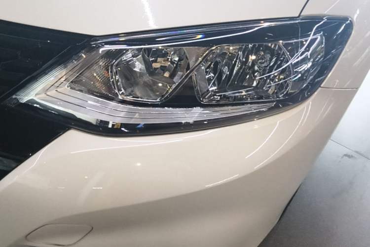 Used Nissan Tiida 2024 1.6L CVT Cool Dynamic Edition Left Front Headlight