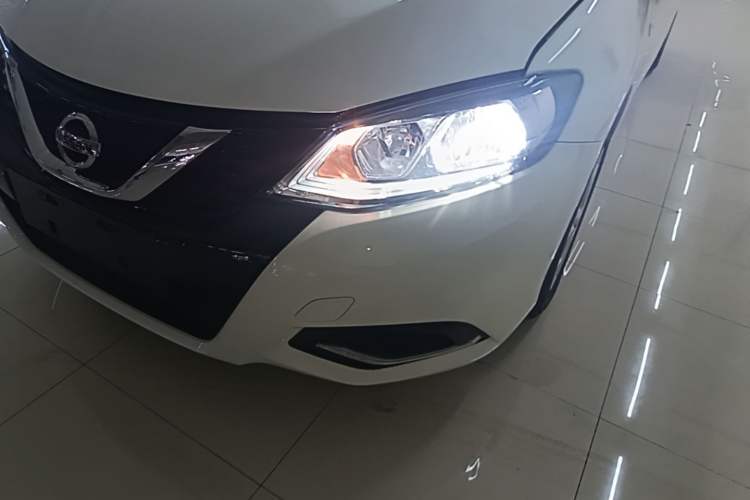 Used Nissan Tiida 2024 1.6L CVT Cool Dynamic Edition Left Front Headlight