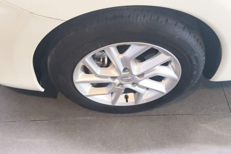 Used Nissan Tiida 2024 1.6L CVT Cool Dynamic Edition Left Front Wheel Hub