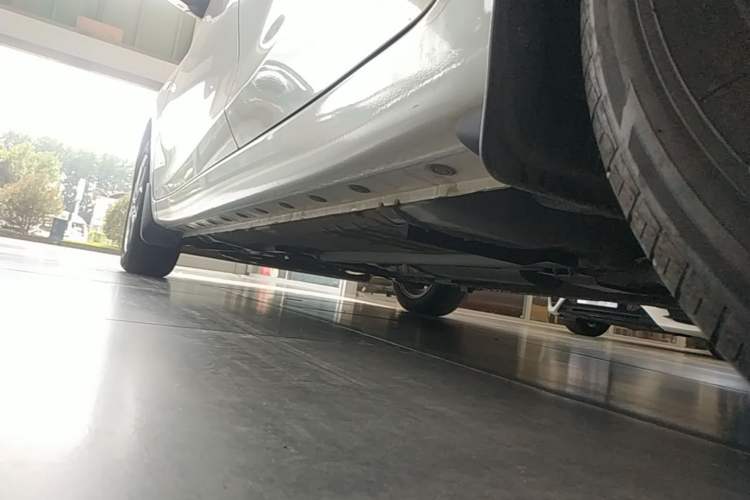 Used Nissan Tiida 2024 1.6L CVT Cool Dynamic Edition Left Side Sill