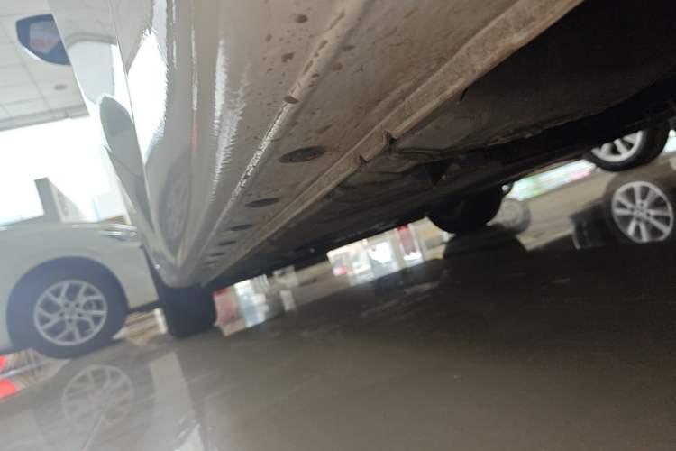 Used Nissan Tiida 2024 1.6L CVT Cool Dynamic Edition Left Side Sill