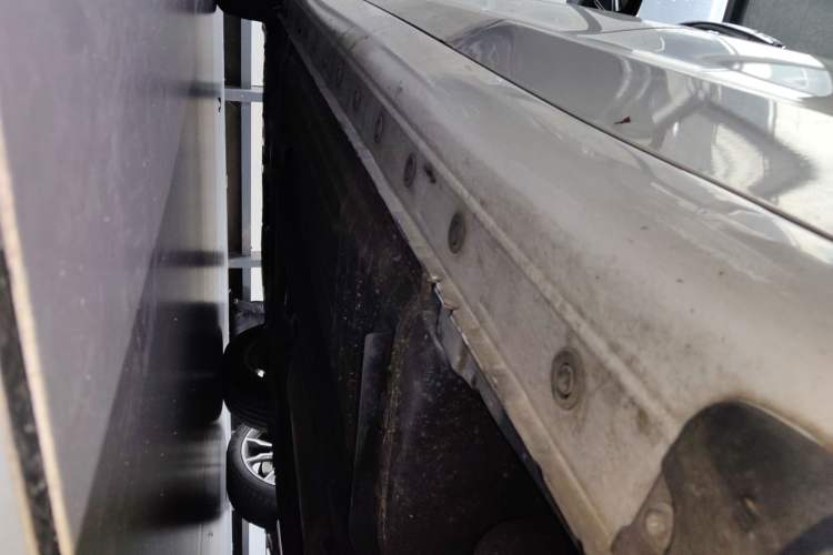 Used Nissan Tiida 2024 1.6L CVT Smart Drive Edition Left Side Sill