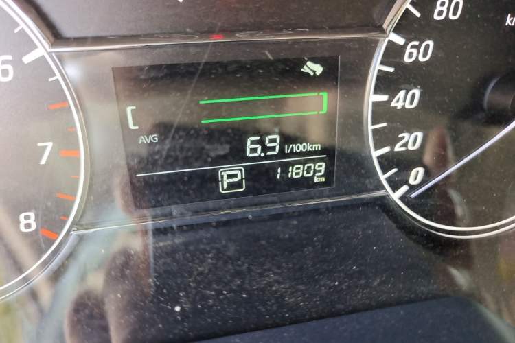 Used Nissan Tiida 2024 1.6L CVT Cool Dynamic Edition Odometer Close Up