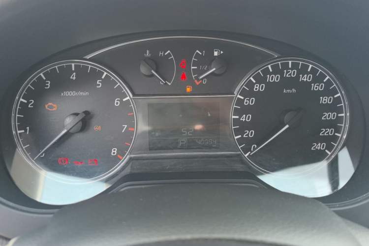 Used Nissan Tiida 2024 1.6L CVT Cool Dynamic Edition Odometer Close Up