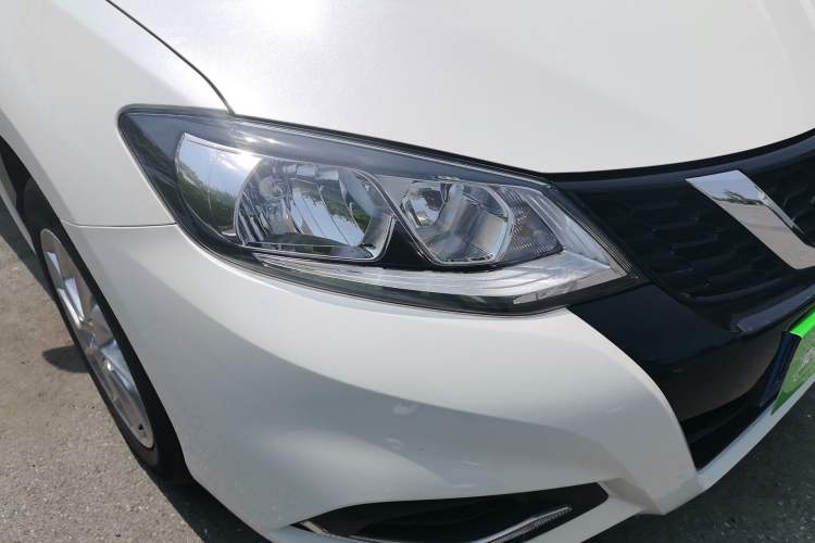 Used Nissan Tiida 2024 1.6L CVT Cool Dynamic Edition Right Front Headlight