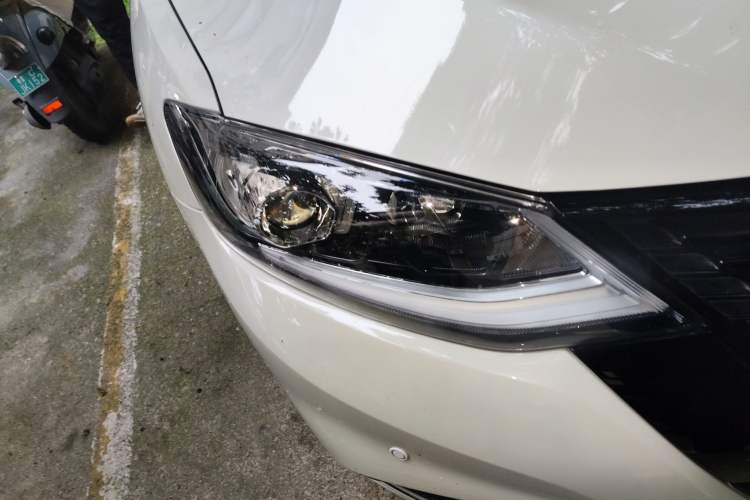 Used Nissan Tiida 2024 1.6L CVT ZhiZun Edition Right Front Headlight