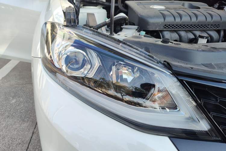 Used Nissan Tiida 2024 1.6L CVT Smart Drive Edition Right Front Headlight