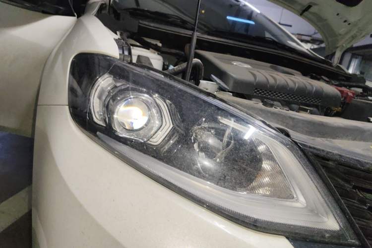 Used Nissan Tiida 2024 1.6L CVT Smart Drive Edition Right Front Headlight
