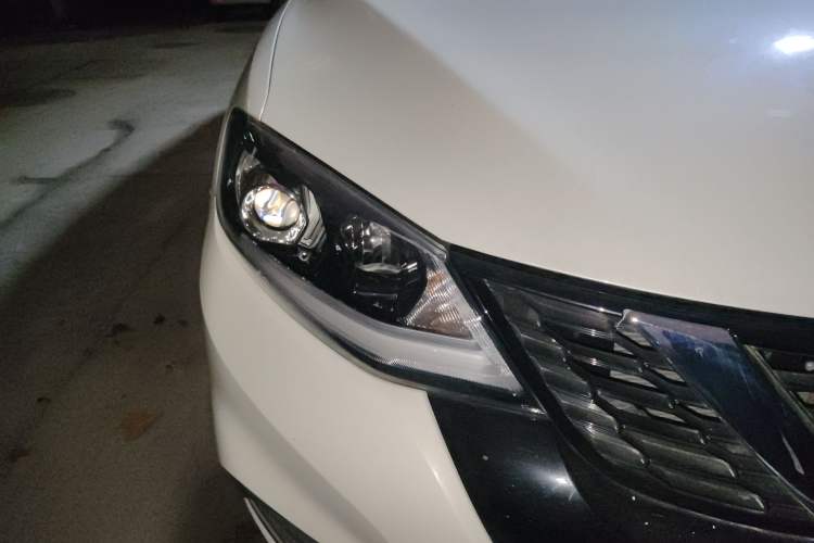 Used Nissan Tiida 2024 1.6L CVT Smart Drive Edition Right Front Headlight