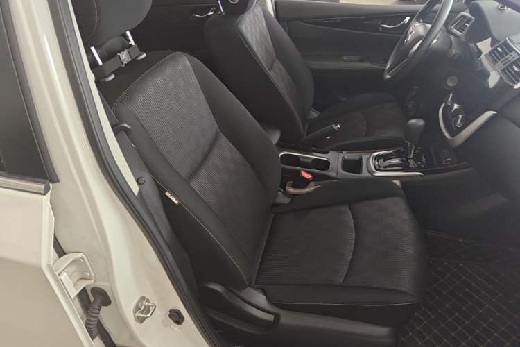 Used Nissan Tiida 2024 1.6L CVT Cool Dynamic Edition Right Front Seat