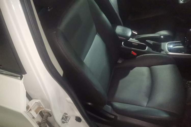Used Nissan Tiida 2024 1.6L CVT Cool Dynamic Edition Right Front Seat