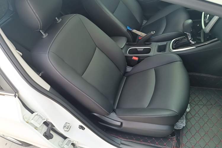 Used Nissan Tiida 2024 1.6L CVT Cool Dynamic Edition Right Front Seat