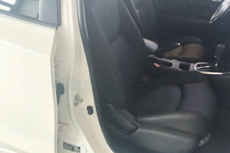 Used Nissan Tiida 2024 1.6L CVT Cool Dynamic Edition Right Front Seat