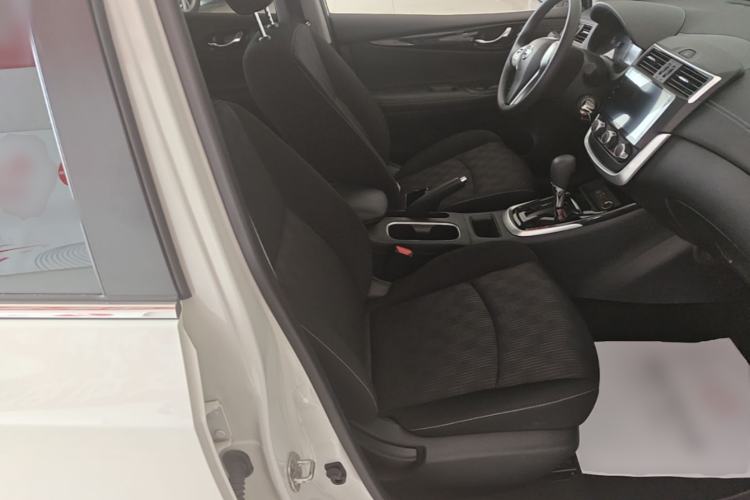 Used Nissan Tiida 2024 1.6L CVT Cool Dynamic Edition Right Front Seat