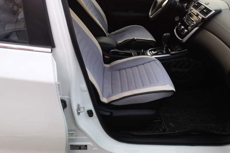 Used Nissan Tiida 2024 1.6L CVT Cool Dynamic Edition Right Front Seat