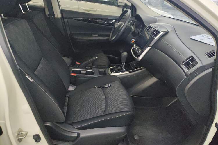 Used Nissan Tiida 2024 1.6L CVT Cool Dynamic Edition Right Front Seat