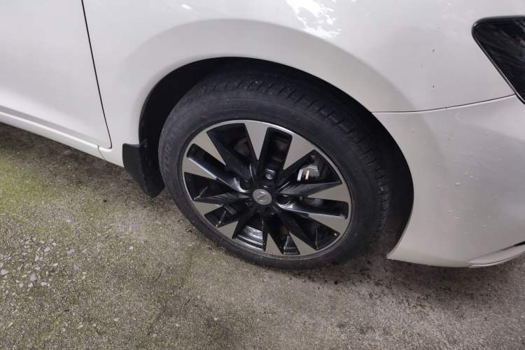 Used Nissan Tiida 2024 1.6L CVT ZhiZun Edition Right Front Wheel Hub