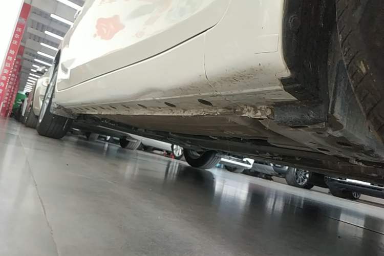 Used Nissan Tiida 2024 1.6L CVT Cool Dynamic Edition Right Side Sill