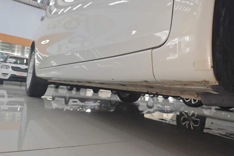 Used Nissan Tiida 2024 1.6L CVT Smart Drive Edition Right Side Sill