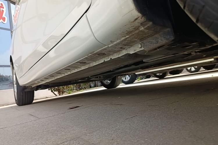Used Nissan Tiida 2024 1.6L CVT Cool Dynamic Edition Right Side Sill
