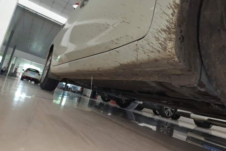 Used Nissan Tiida 2024 1.6L CVT Smart Drive Edition Right Side Sill
