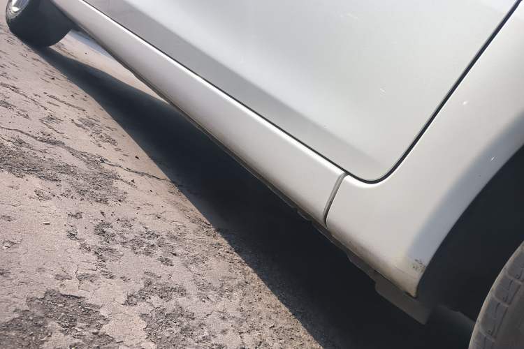 Used Nissan Tiida 2024 1.6L CVT Smart Drive Edition Right Side Sill