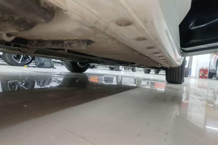 Used Nissan Tiida 2024 1.6L CVT Smart Drive Edition Right Side Sill