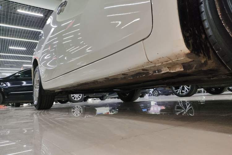 Used Nissan Tiida 2024 1.6L CVT Cool Dynamic Edition Right Side Sill