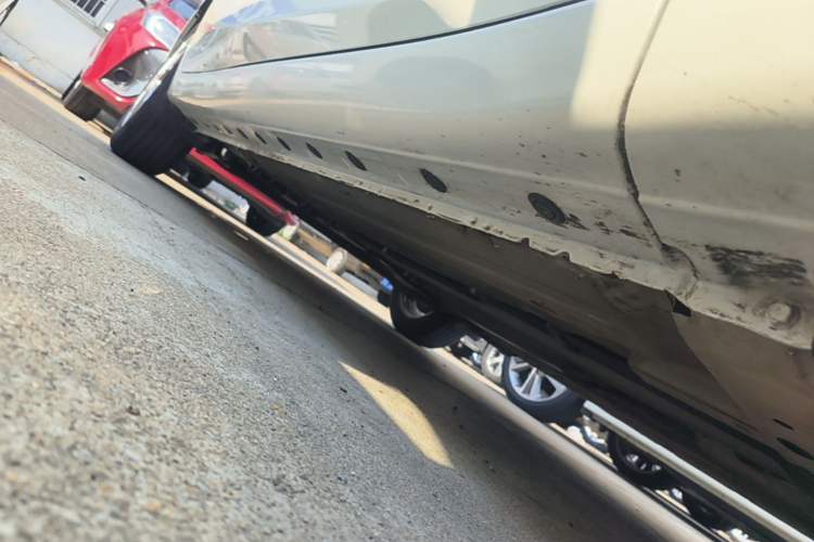Used Nissan Tiida 2024 1.6L CVT Cool Dynamic Edition Right Side Sill