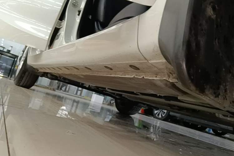 Used Nissan Tiida 2024 1.6L CVT Smart Drive Edition Right Side Sill