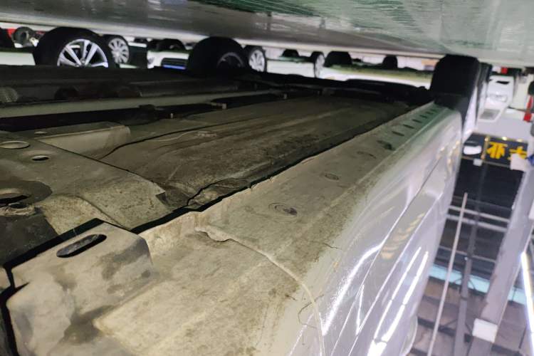 Used Nissan Tiida 2024 1.6L CVT Cool Dynamic Edition Right Side Sill