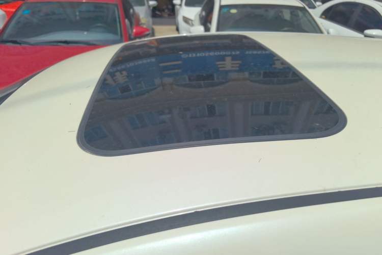 Used Nissan Tiida 2024 1.6L CVT Cool Dynamic Edition Roof