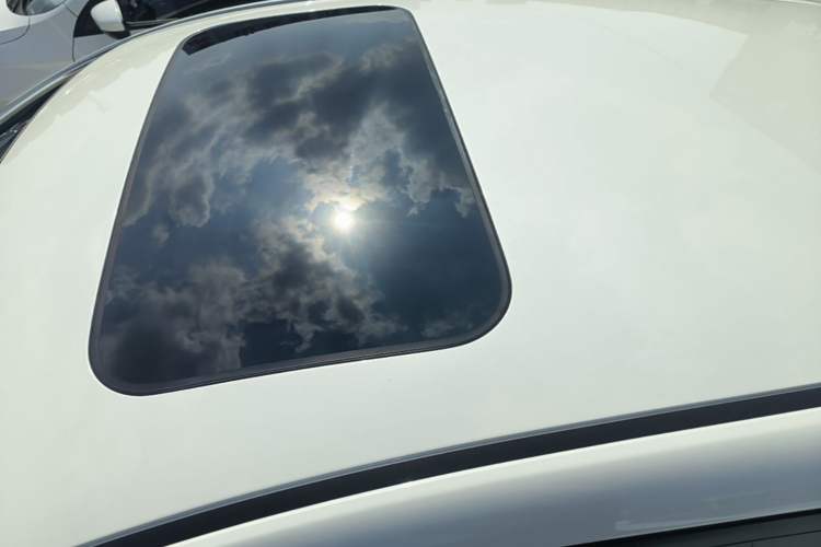 Used Nissan Tiida 2024 1.6L CVT Cool Dynamic Edition Roof