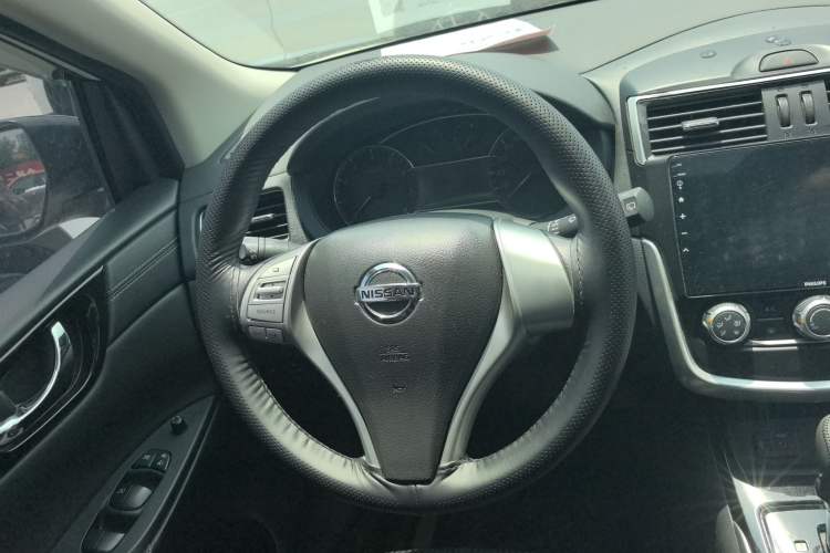 Used Nissan Tiida 2024 1.6L CVT Cool Dynamic Edition Steering Wheel