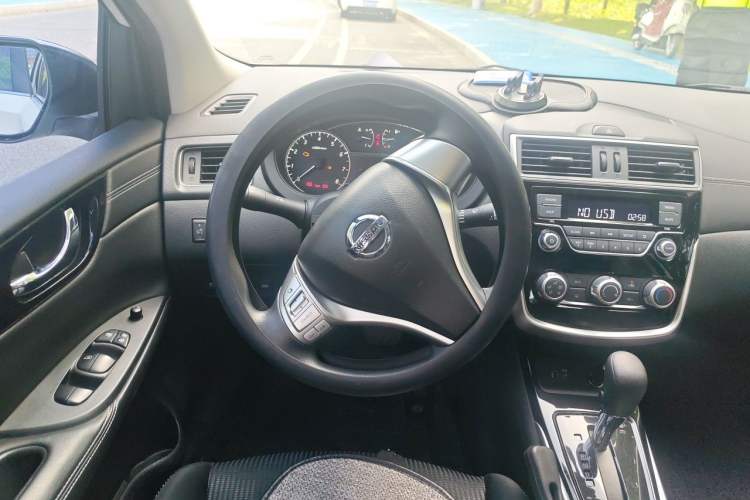 Used Nissan Tiida 2024 1.6L CVT Cool Dynamic Edition Steering Wheel