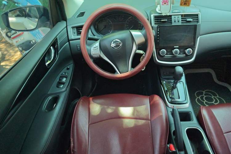 Used Nissan Tiida 2024 1.6L CVT Cool Dynamic Edition Steering Wheel