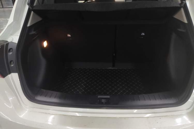 Used Nissan Tiida 2024 1.6L CVT ZhiZun Edition Trunk