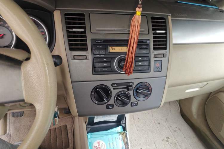 Used Nissan Tiida Sedan 2005 1.6L Audio And AC Panel