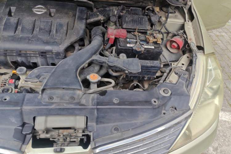 Used Nissan Tiida Sedan 2005 1.6L Engine Bay Left