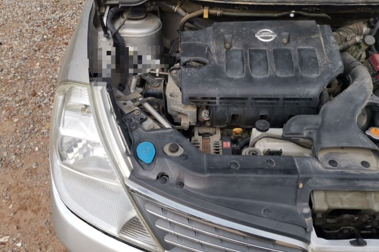 Used Nissan Tiida Sedan 2005 1.6JE AT Engine Bay Right
