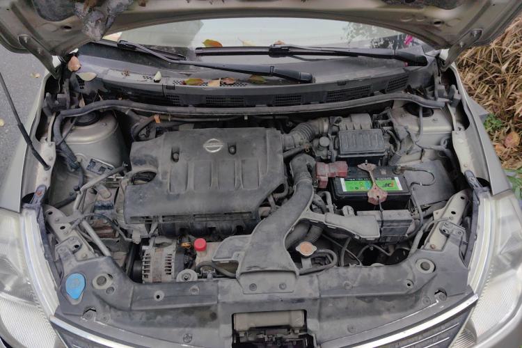 Used Nissan Tiida Sedan 2006 1.6JE AT Engine Bay