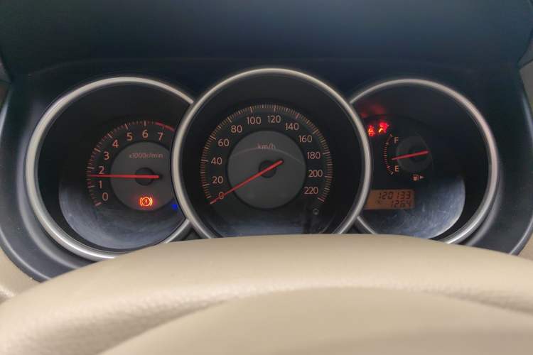 Used Nissan Tiida Sedan 2006 1.6JE AT Instrument Cluster