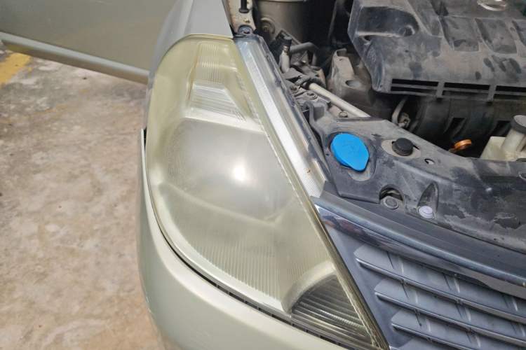Used Nissan Tiida Sedan 2006 1.6 JC AT Right Front Headlight