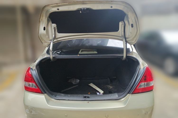 Used Nissan Tiida Sedan 2006 1.6 JC AT Trunk