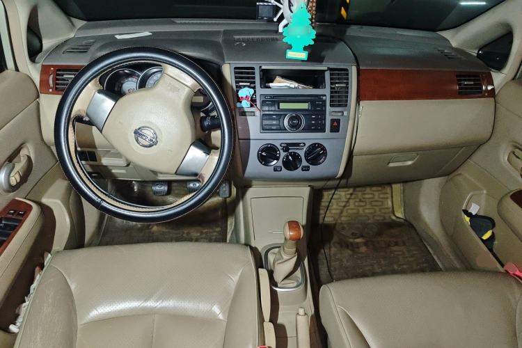 Used Nissan Tiida Sedan 2006 1.6JE MT Center Console