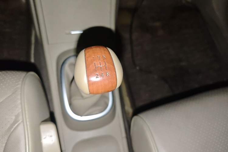 Used Nissan Tiida Sedan 2006 1.6JE MT Gear Lever